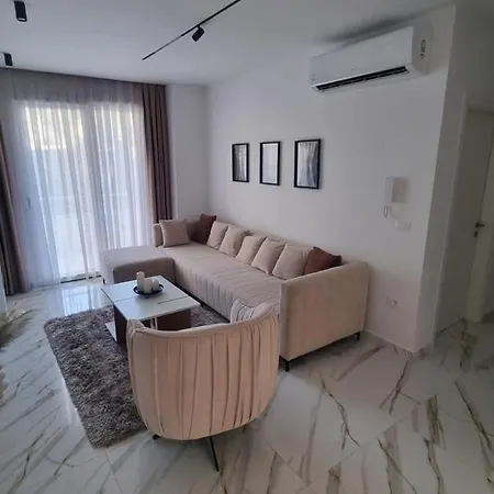 Crystal Coast F57 * Golem (Tirana)